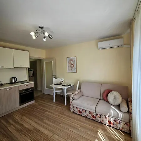 Apartment Near The Sea *