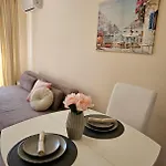 Apartment Near The Sea With Parking Primorsko