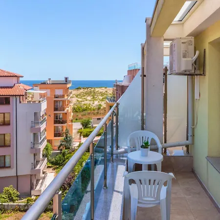 Near The Sea With Parking Primorsko